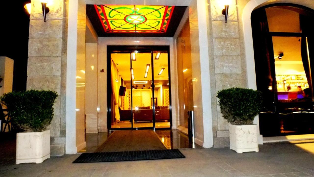 Leon Boutique Hotel Sukhumi Exterior photo
