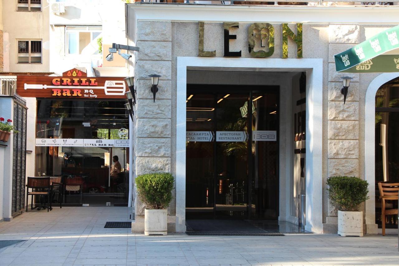 Leon Boutique Hotel Sukhumi Exterior photo