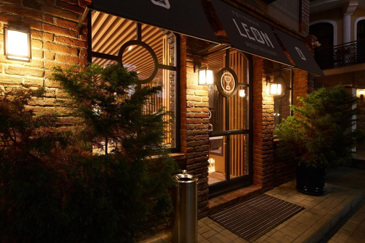 Leon Boutique Hotel Sukhumi Exterior photo