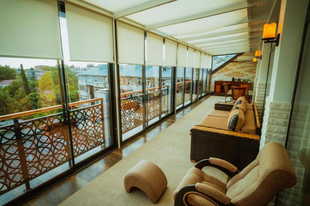 Leon Boutique Hotel Sukhumi Exterior photo