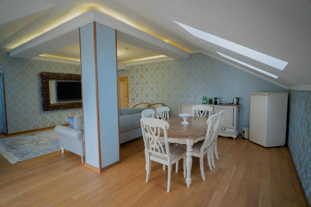 Leon Boutique Hotel Sukhumi Exterior photo