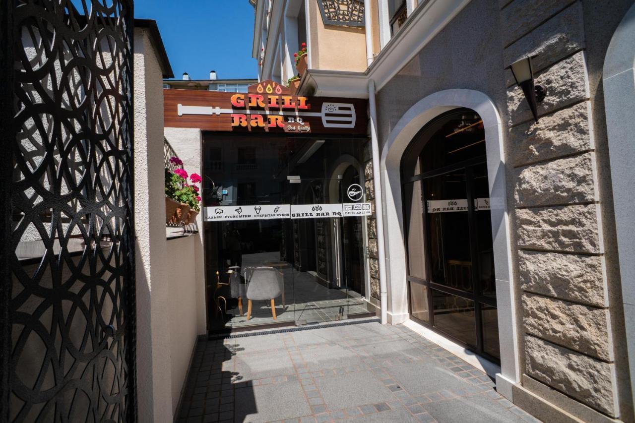 Leon Boutique Hotel Sukhumi Exterior photo